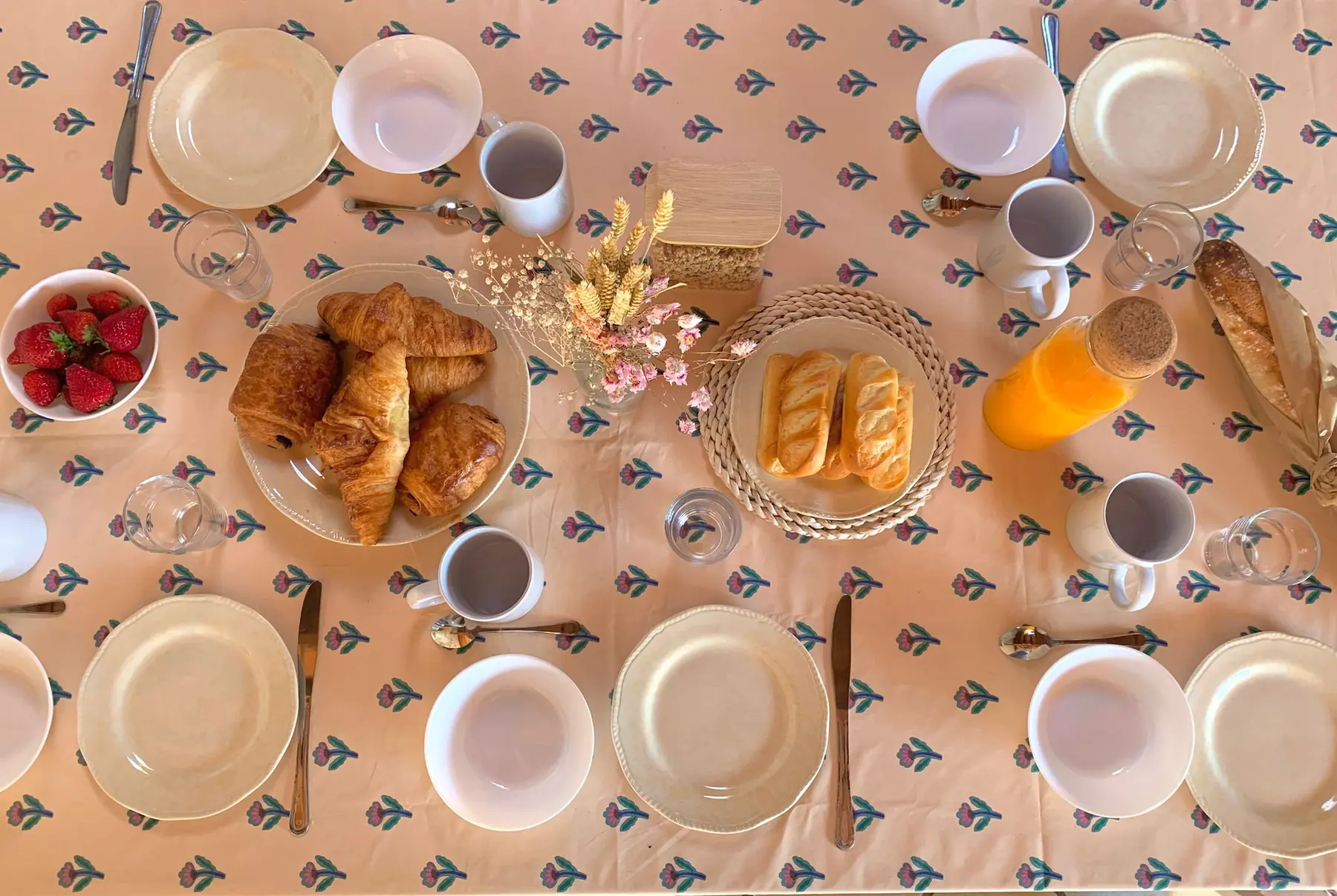 Petit-déjeuner convivial et gourmand